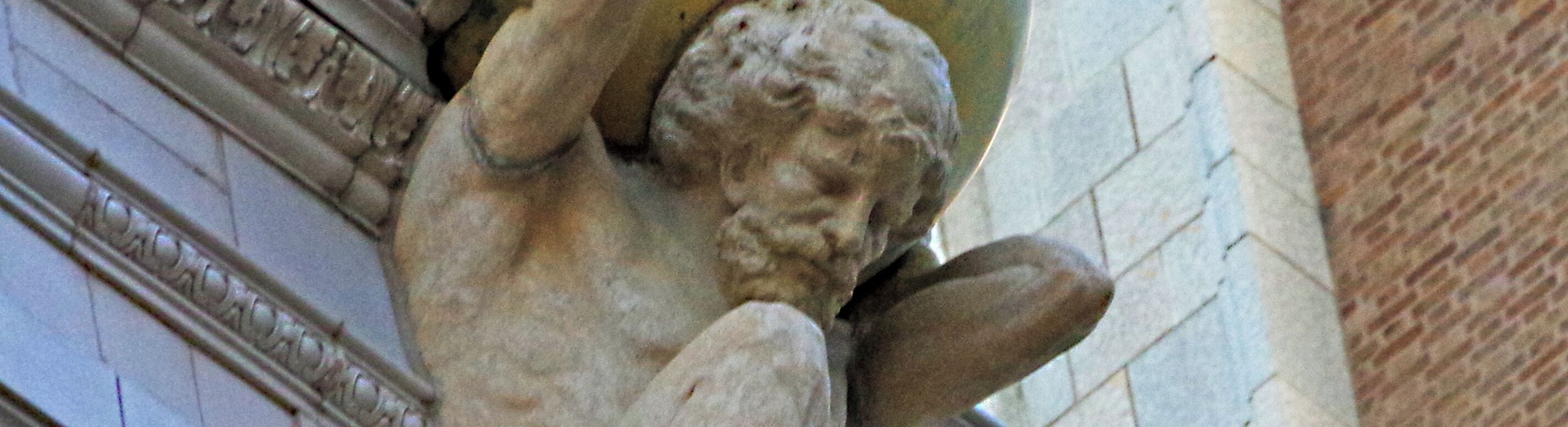 During it's heyday, as in "Big Oil Money," Tulsa had many square blocks of Art Deco buildings. Sadly many of these were lost to modernization efforts. Luckly in recent years there have been efforts to restore the remaining buildings