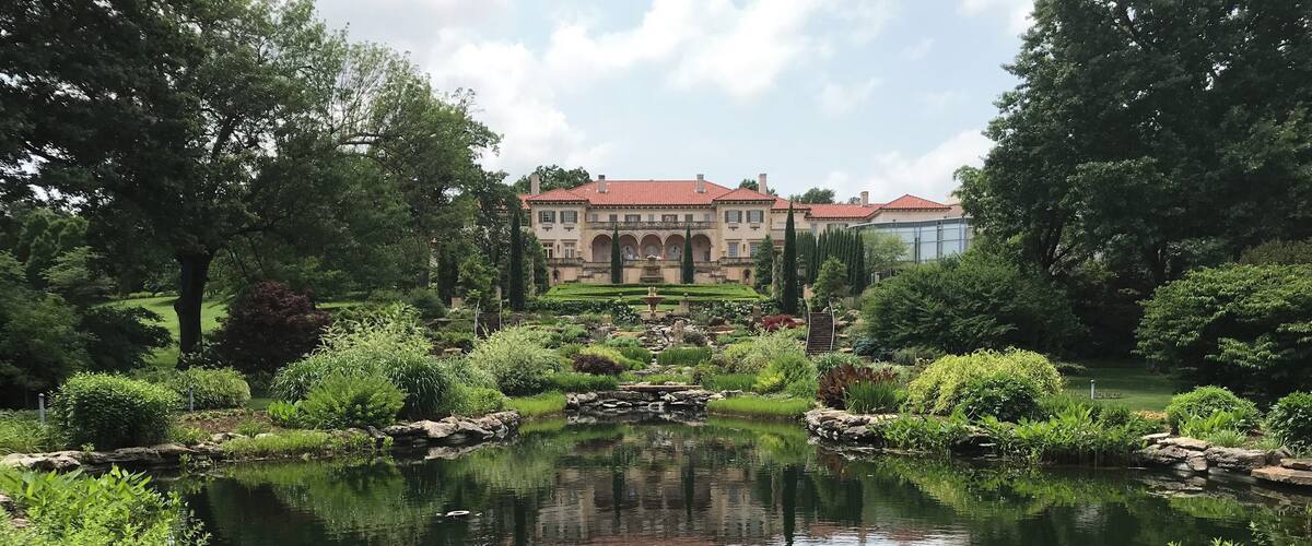Big oil money in 1927 bought you a 72 room Italian Renaissance villa on 25 acres. 😳 Today it’s an art museum and garden that plays outdoor movies in the summer when there aren’t 14 tornados touching down around town.