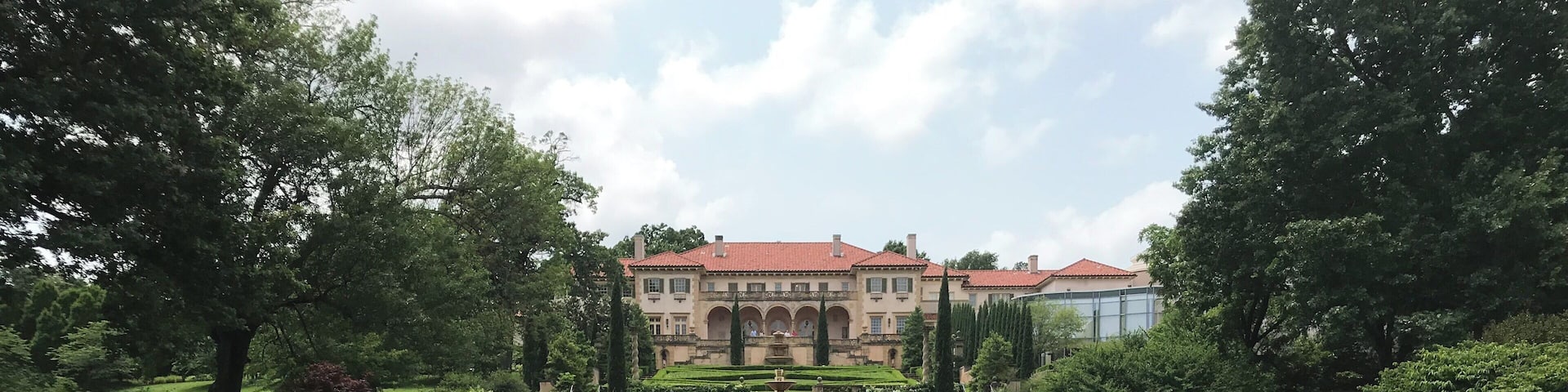 Big oil money in 1927 bought you a 72 room Italian Renaissance villa on 25 acres. đł Today itâs an art museum and garden that plays outdoor movies in the summer when there arenât 14 tornados touching down around town.