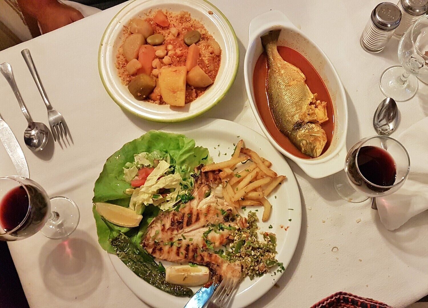 Looks like nothing special from the outside but with a classic interior, huge menu, great service, excellent seafood and a nice wine list, you can have a real feast here for around $20 for 2 people.

#greatfood #tunisrestaurant #eatingaroundtheworld