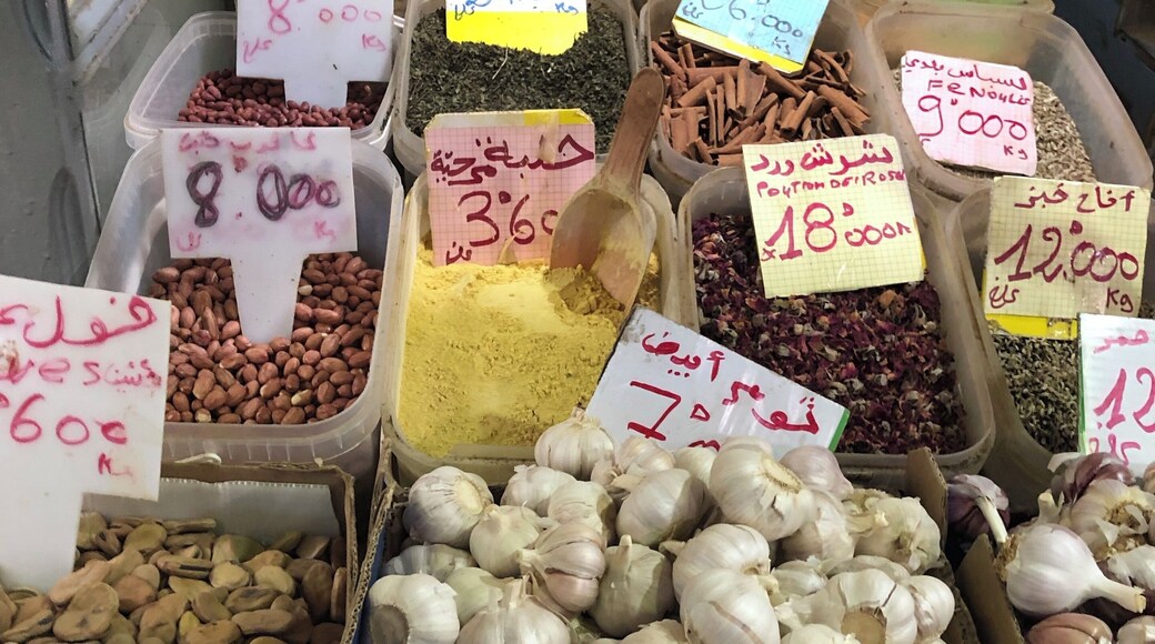 Let’s see if I can find something to snack on. #marketsoftheworld #tunis