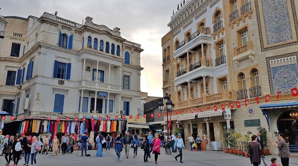 The entrance to the medina. Always lively, always full of people, a great place to people watch.
#market #tunis #tunismedina #peoplewatching