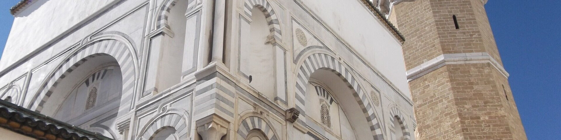 مسجد حموده باشا .. تحفة معمارية بالقرب من جامعة الزيتونة العريقة