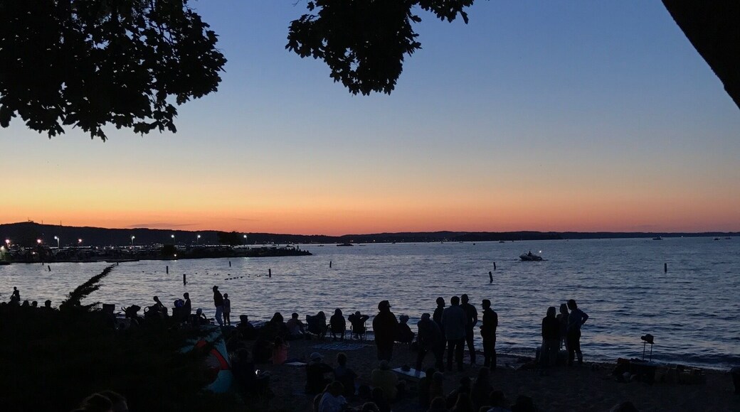 Road trip to Traverse City! Would highly recommend coming out in July when the cherry season is at its prime. You can go cherry picking nearby and also check out the Cherry Festival downtown. Grab a seat by the lake and enjoy the beautiful gradients in the sunsets. #lifeatexpedia #roadtrip #travel