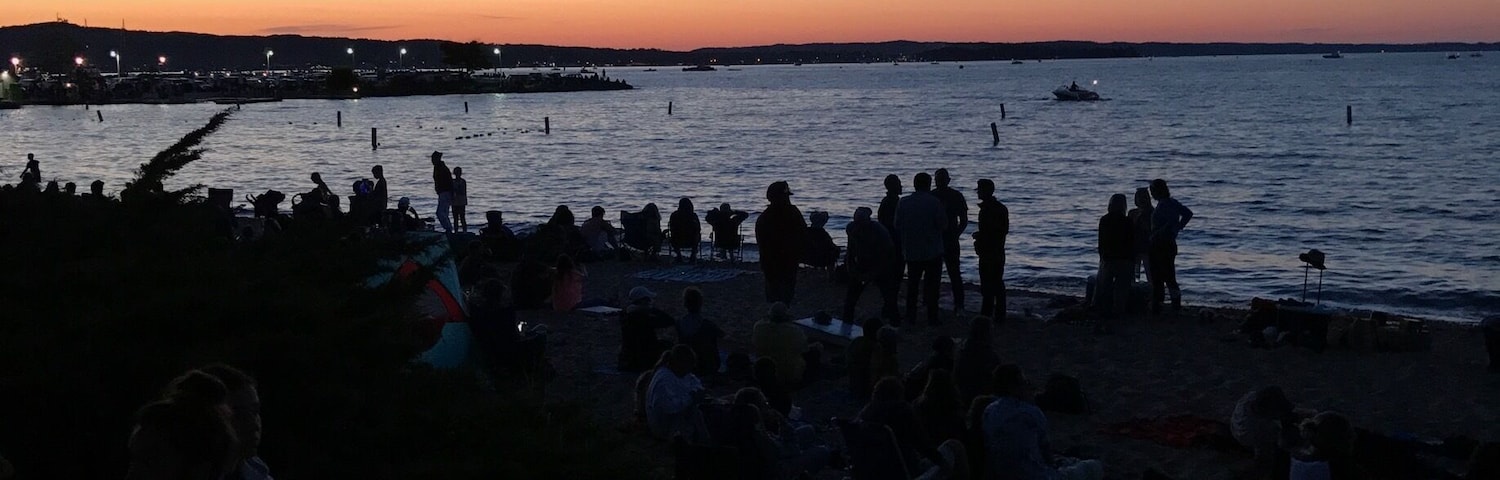 Road trip to Traverse City! Would highly recommend coming out in July when the cherry season is at its prime. You can go cherry picking nearby and also check out the Cherry Festival downtown. Grab a seat by the lake and enjoy the beautiful gradients in the sunsets. #lifeatexpedia #roadtrip #travel