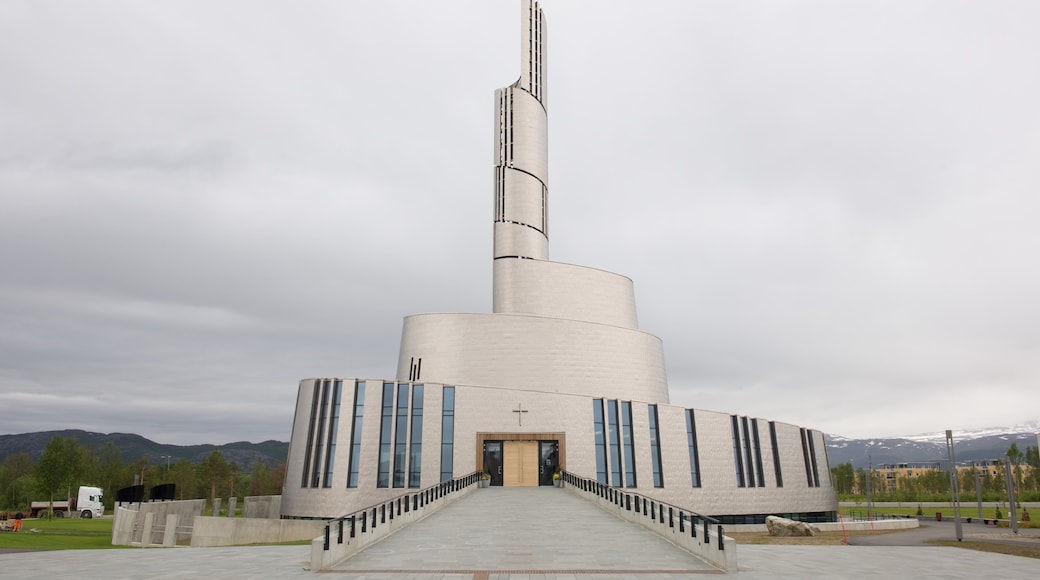 Alta che include architettura moderna