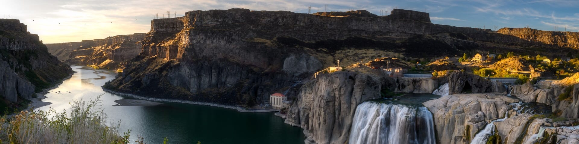 The Snake River Canyon is located in the Magic Valley region of southern Idaho, forming part of the boundary between Twin Falls County to the south and Jerome County to the north. The canyon ranges up to 500 feet (150 meters) deep and 0.25 miles (0.4 kilometers) wide, and runs for just over 50 miles. Perrine Bridge crosses the canyon immediately north of the city of Twin Falls. Shoshone Falls Park lies approximately 5 miles (8 kilometers) east of Perrine Bridge along the canyon.
#LocalSecrets #trovember