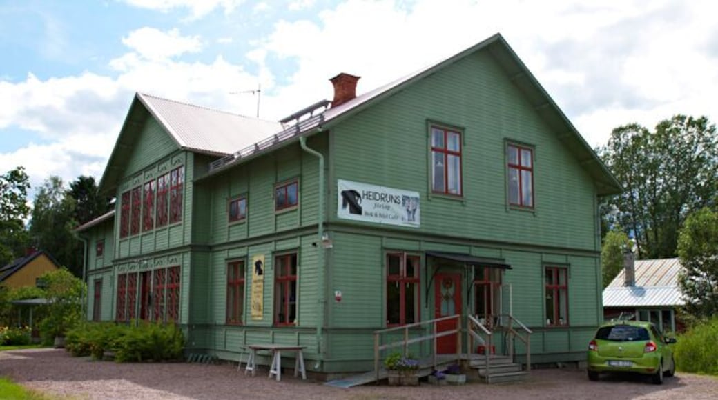 Heidruns Kafe north of Torsby have great food and is a very charming place to stop along the road.