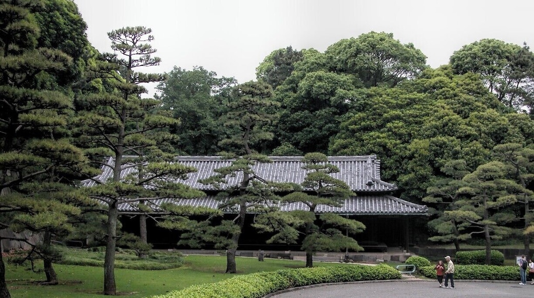 Keisarillisen palatsin itÀinen puutarha