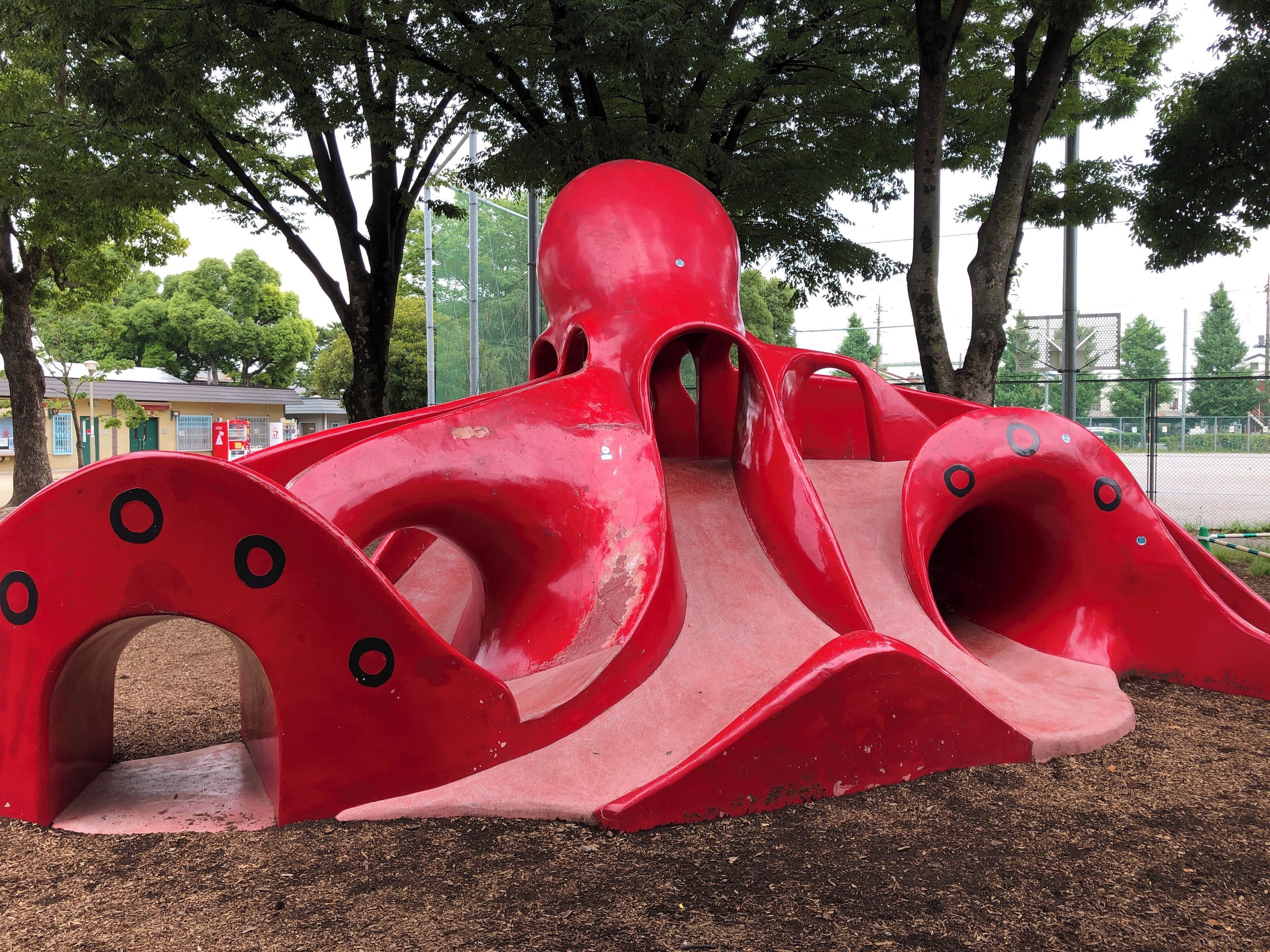 A lot of parks in Adachi, Tokyo have such children’s facility for 6-12 years children.