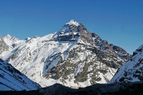 Chile which includes mountains and snow