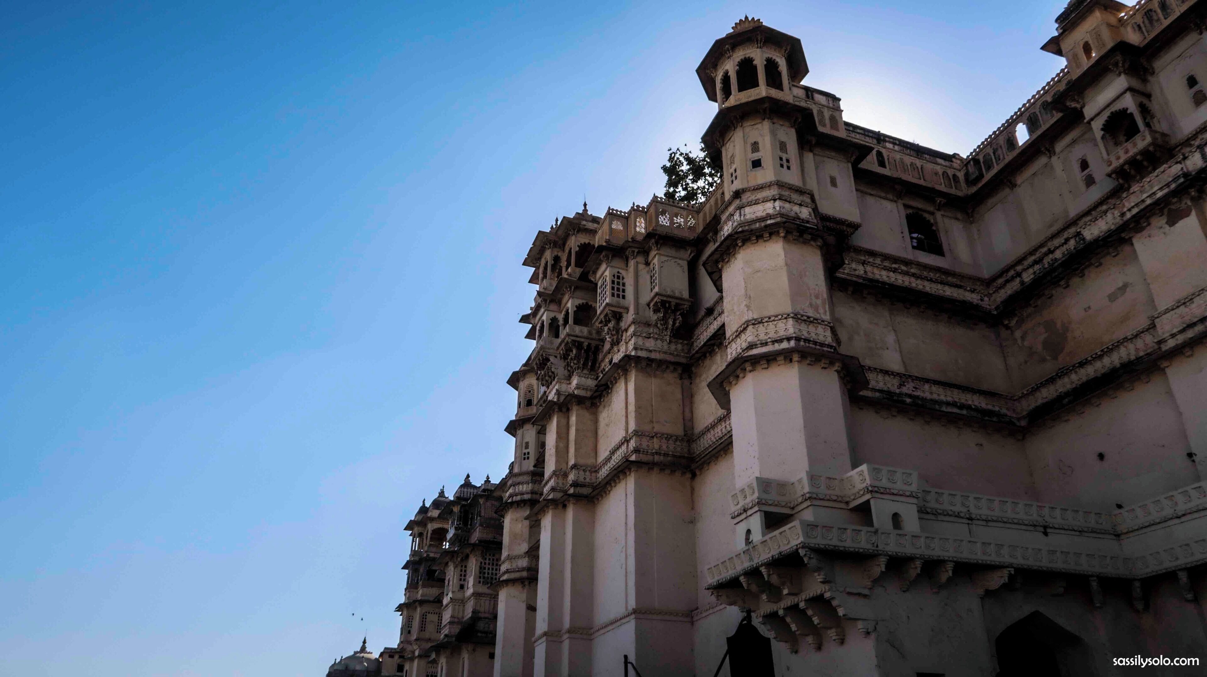 Can you ever get tired of this grandeur!!! 😍😍

The City Palace turned out to be stunning no matter it's whichever corner I looked at. No wonder it has been a host to so many destination weddings ❤️

#citypalace #travel #solotravel #journeys #architecture #royalty #grandeur #sassilysolo #rajasthan #india #udaipur