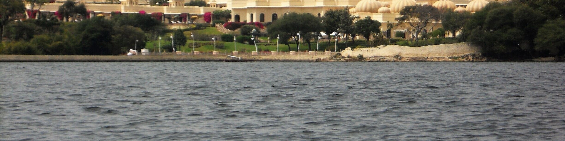 A distant view of the grand Oberoi Udaivilas, Udaipur!