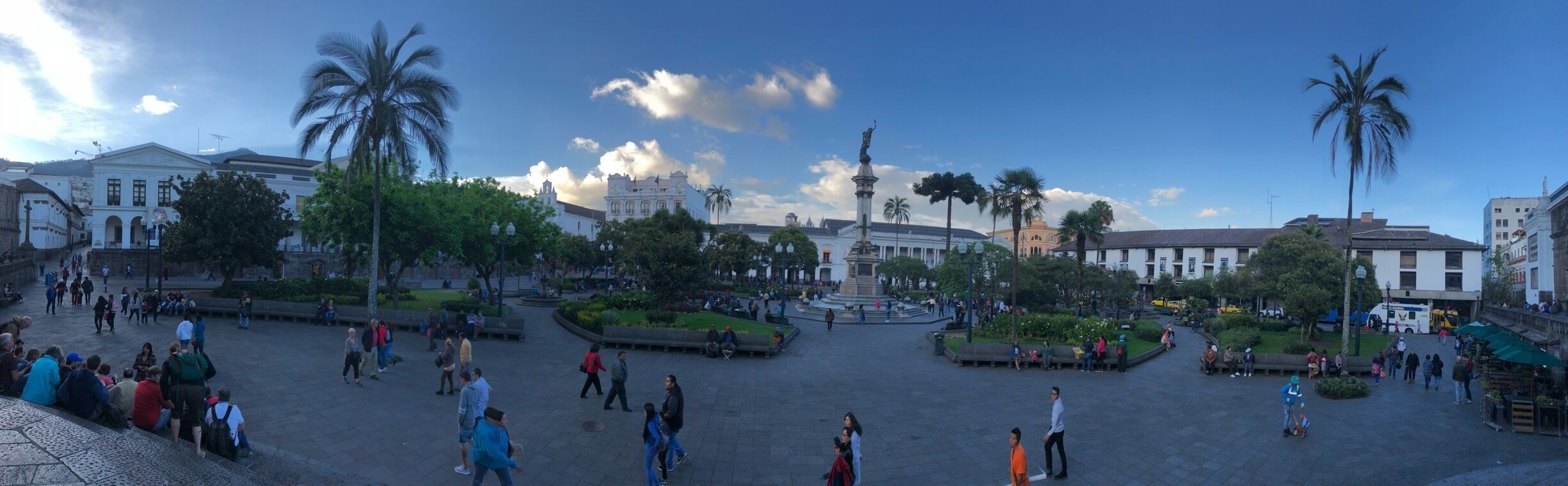 Many things to see here at the square 