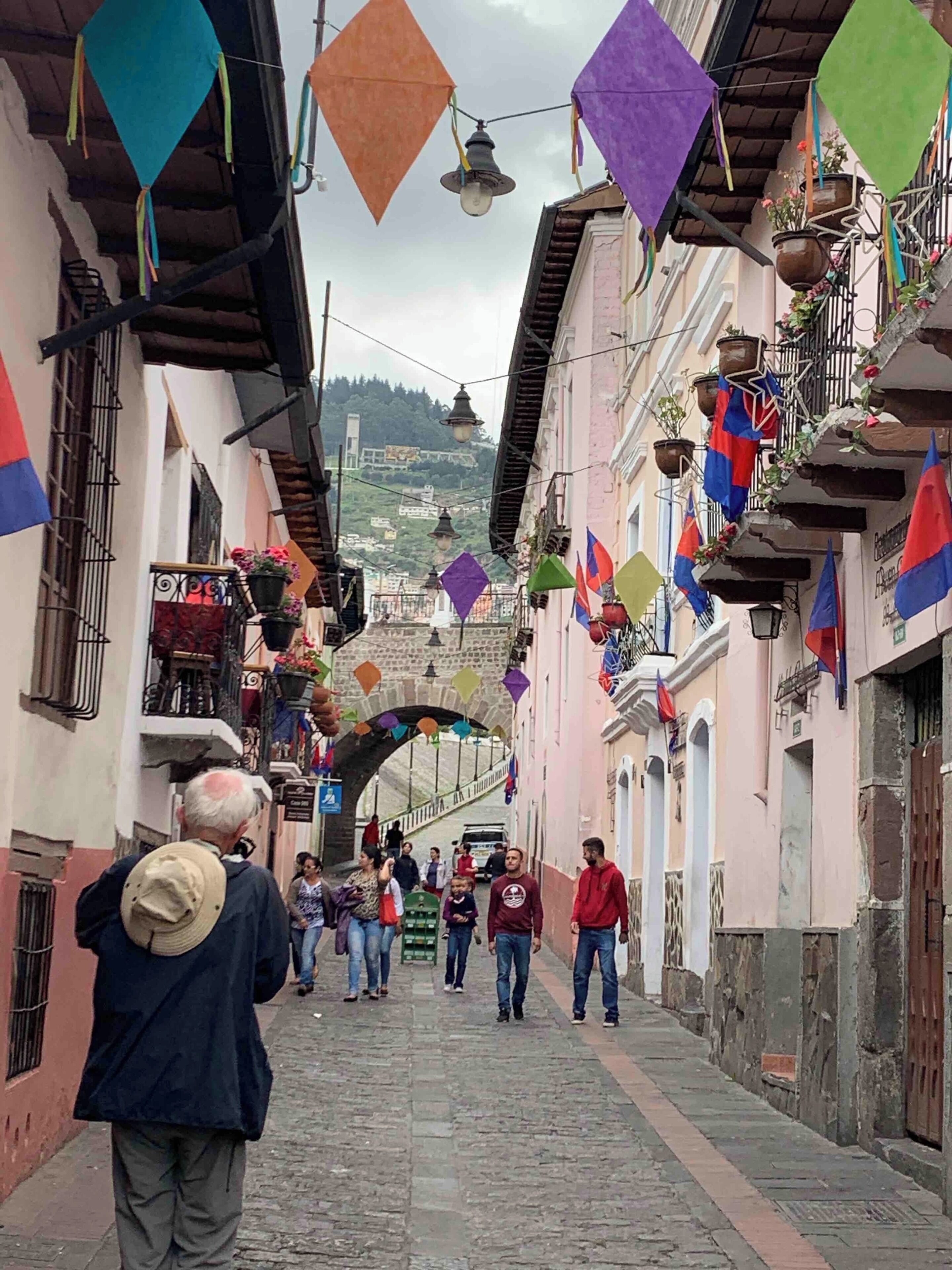 One of oldest pedestrian streets of Quito with colorful artisan stores and balconies. It is said that it dates back to the 1400s when it was part of an Inca trail and was repurposed by the Spanish in the 1800s.
#lifeatexpedia #historicstreet