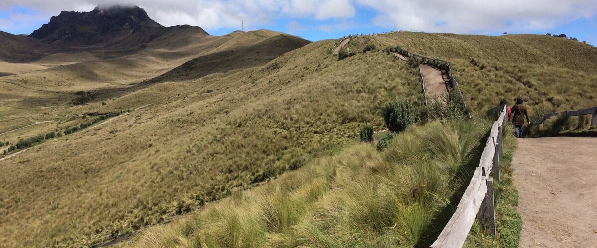 On the way from 4100 to 4700m, the top of Rucu Pichincha. The house mountain of Quito serves well as acclimatization hike for Mt. Cotopaxi! #hiking