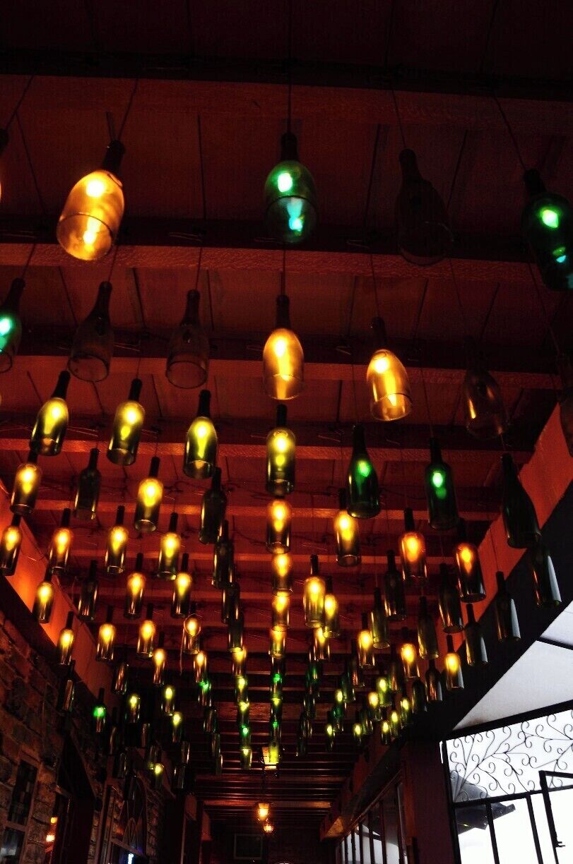 #TroveOn Cafe Mosaico is a fun little place with a great overlook of the Quito. 
Step out onto the balcony for an awesome photo op!  