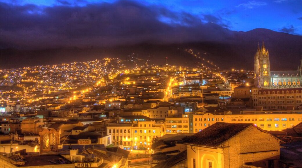 Quito @ night
