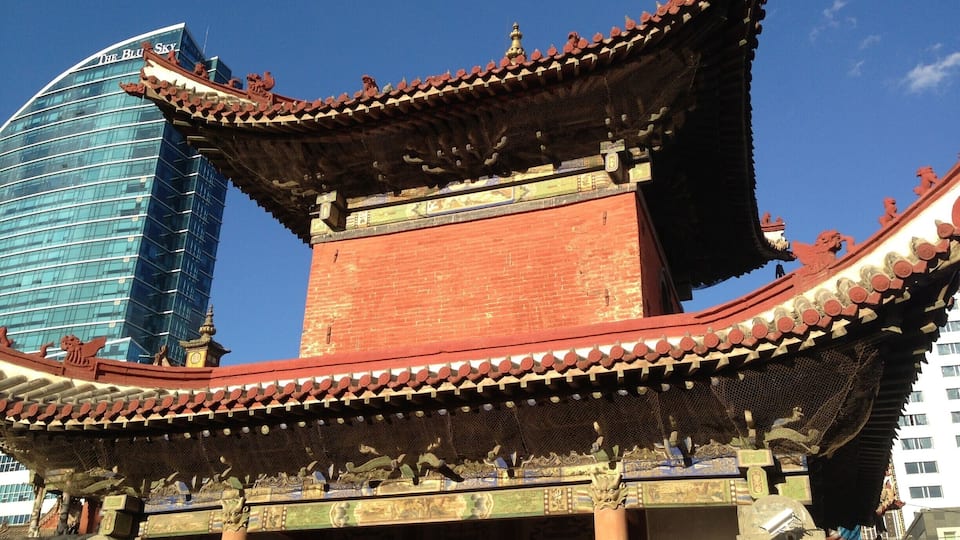 I love the counterpoint of the old and the new. The Choijin temple is not far from the ultra modern Blue Sky building. And talking of skies.... #sky #Architecture #Details The strong light captures the details on the roofline of the temple. You can relax at a restaurant with a terrace overlooking this area.