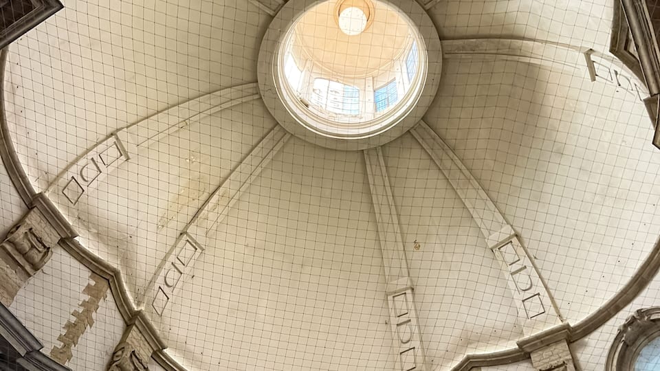 Church of Saint Joseph, Waterloo, inside view