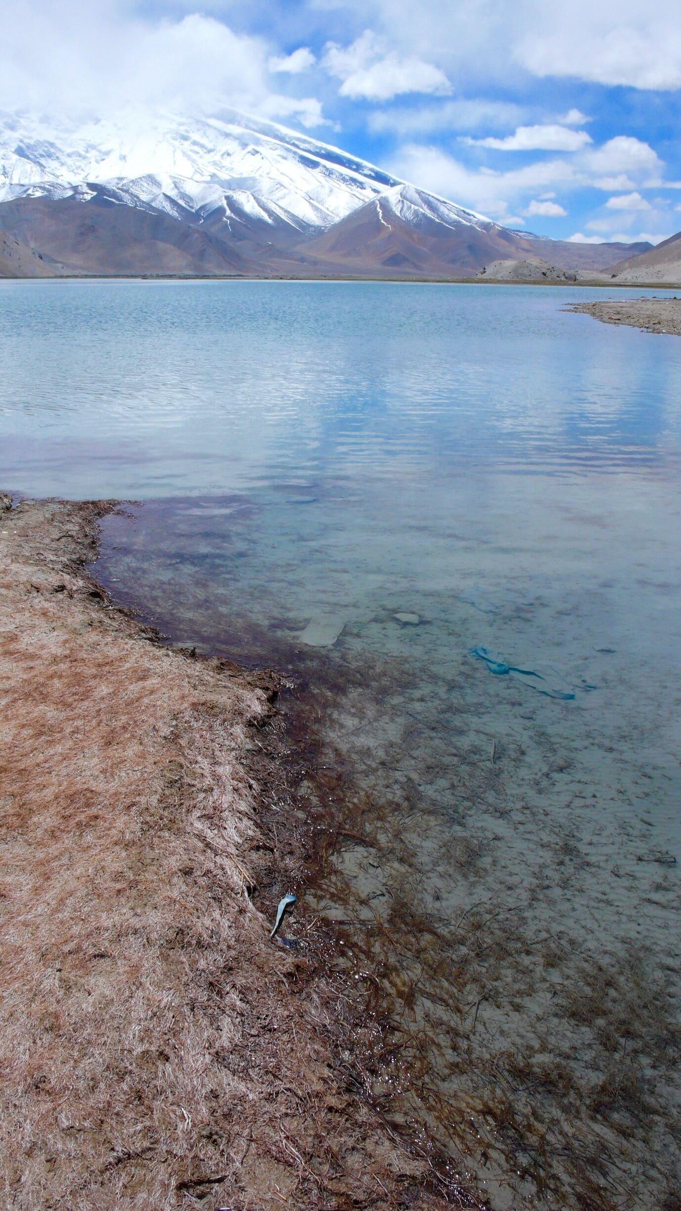 The vista along Karakoram Highway on the Chinese side of the highway. Very well paved and maintained part of the highway dotted with awesome landscape.

Oh, not many Chinese were spotted either although this trip was back in 2007 May! 9 years to date!

#ontheroad