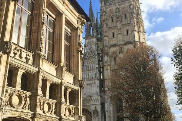 The famous Cathedrale painted by Monet .