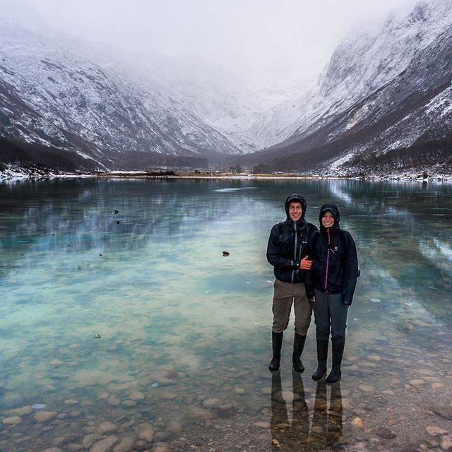 We wish everyone the best and a happy New Years tonight! 🎊🎉✨#LagunaEsmeralda #Hiking #sniw #winter #iceonthelake #ushuaia #TierradelFuego #Argentina #TroveOn