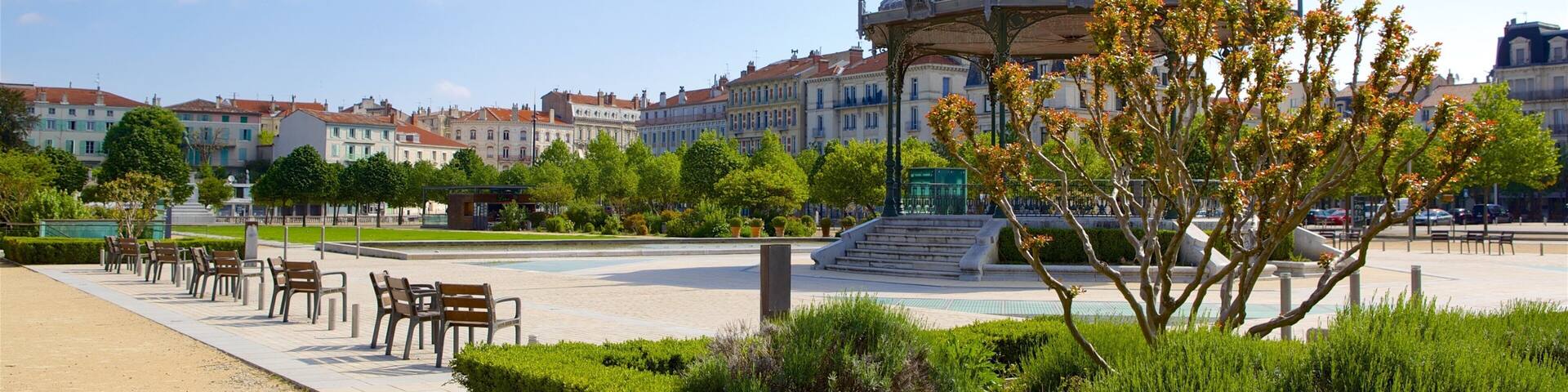 Valence featuring tori ja puutarha