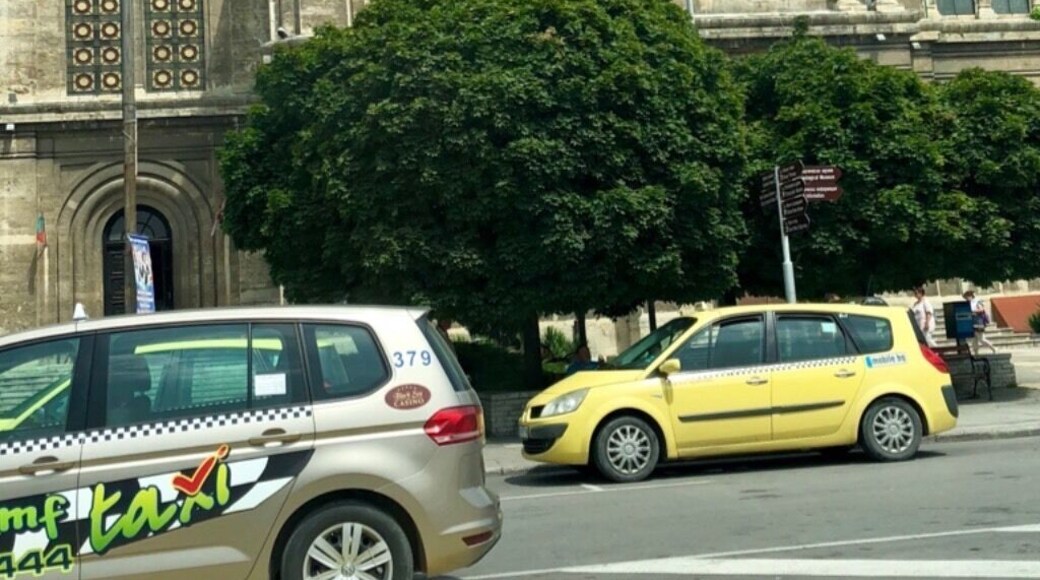 Built between 1880 and 1886, The Cathedral is Varna’s biggest Bulgarian Orthodox temple and the second largest in the country, too. The stone building is so big that you can easily see it from any high point in the centre of town.
#temple #varna 🇧🇬