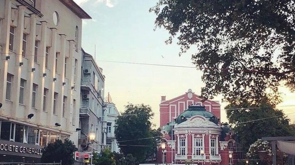 DescriptionThe Varna Opera is an opera house in Varna, Bulgaria. It is part of the Opera and Philharmonic Society of Varna, founded by a merger of the Opera House and Philharmonic Society in 1999. The theatre itself originally opened in 1947.
#opera_house #bulgaria #varna 🇧🇬