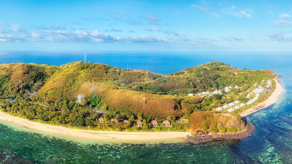 d Fiji Day 1 over island pan