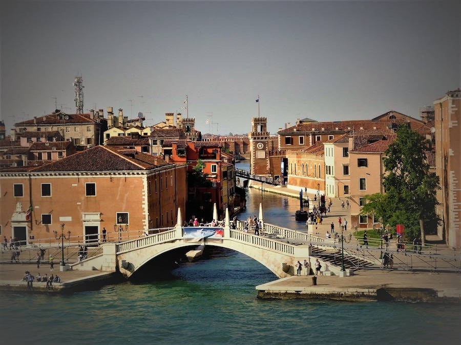 #LifeatExpedia
#Waterlust
#GoldenHour
#TroveOn
#Architecture