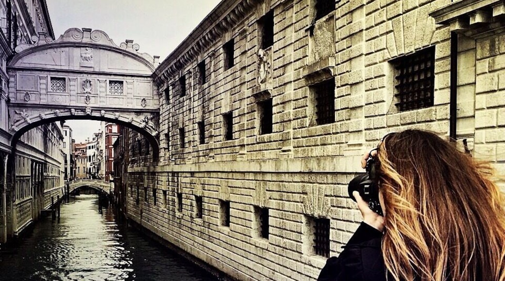 View from the Empire States building of an Evening. For those of you wanting to take pictures from the empire States building I would recommend you go twice once early In the morning before the crowds arrive and once in the evening(I was advised at around 7pm to avoid crowds) for 2 different and spectacular types of view