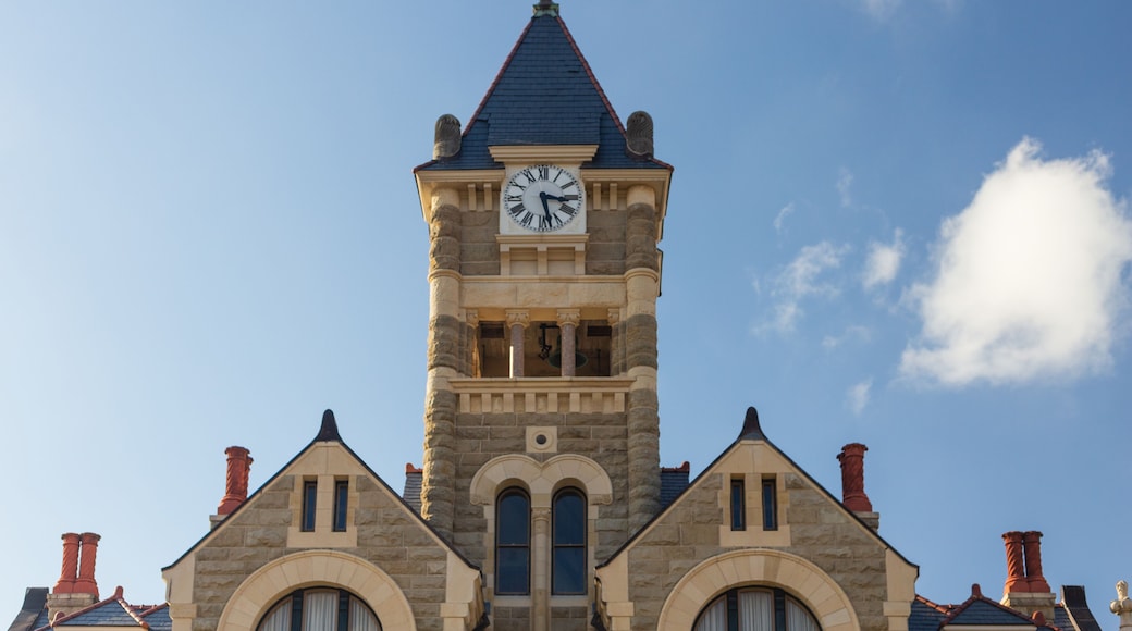 Built in 1892 of Texas. limstone, the Victoria County Courthouse is a Romanesque Revival style designed by J. Riely Gordon