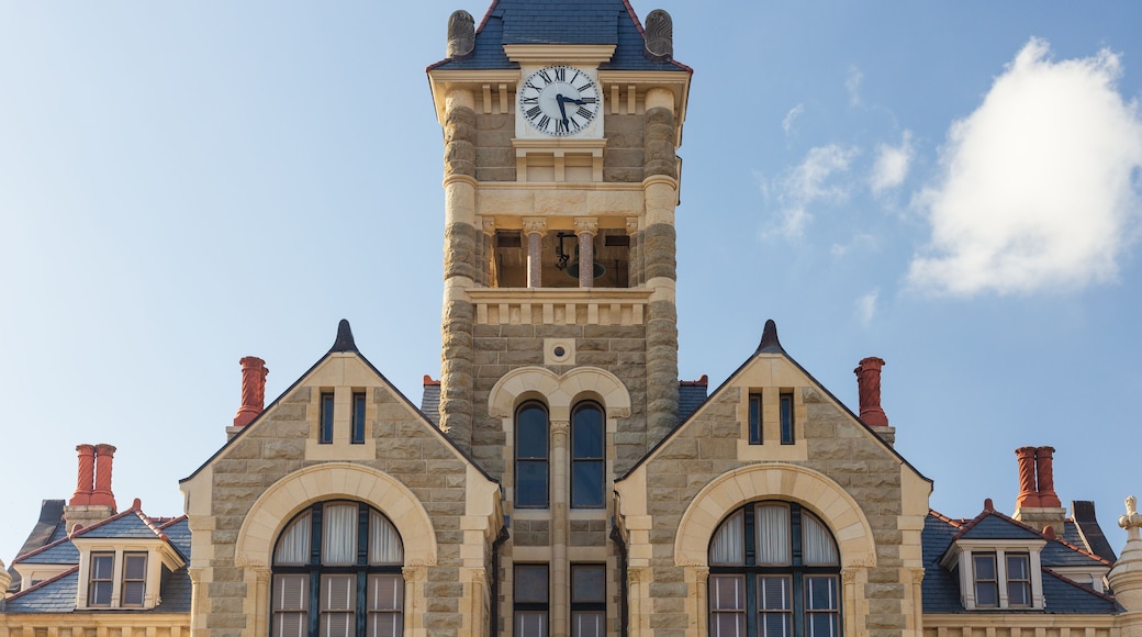 Built in 1892 of Texas. limstone, the Victoria County Courthouse is a Romanesque Revival style designed by J. Riely Gordon