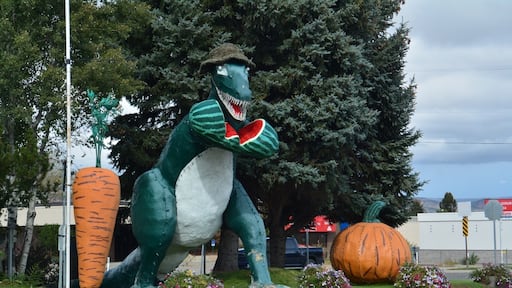 Gotta love the dinosaurs in Vernal, Utah.