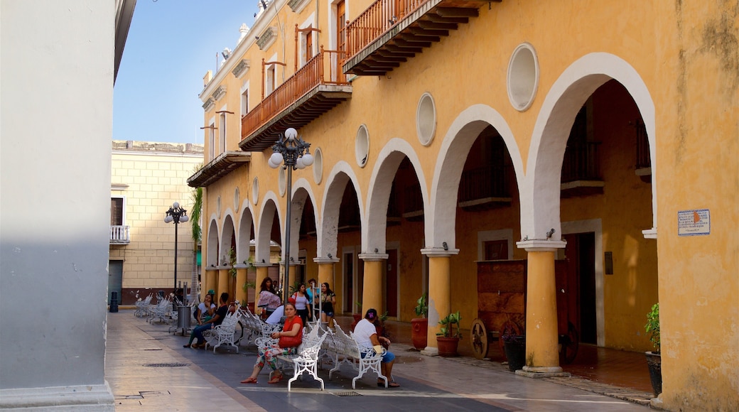 Veracruz as well as a small group of people