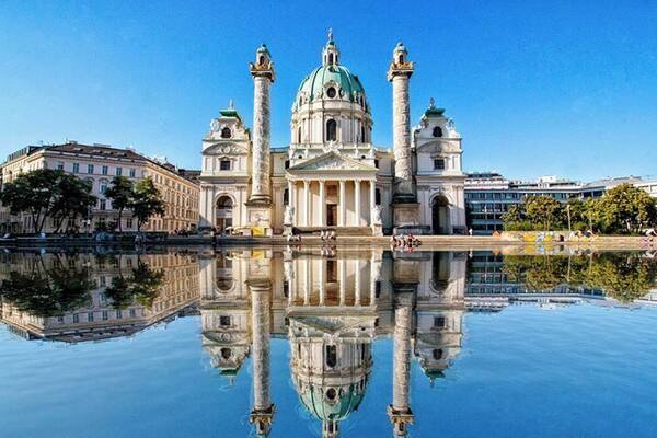 #LifeAtExpedia Karlskirche, Vienna, Austria
Perfect reflection of this outstanding baroque church.