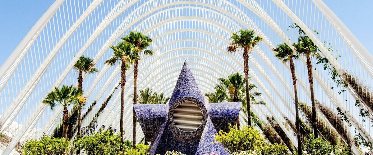 A beautiful walkway by day, this place converts into an open-air discoteca at night and is a lot of fun! This is a great place to walk around and explore, and take fun photos too!
