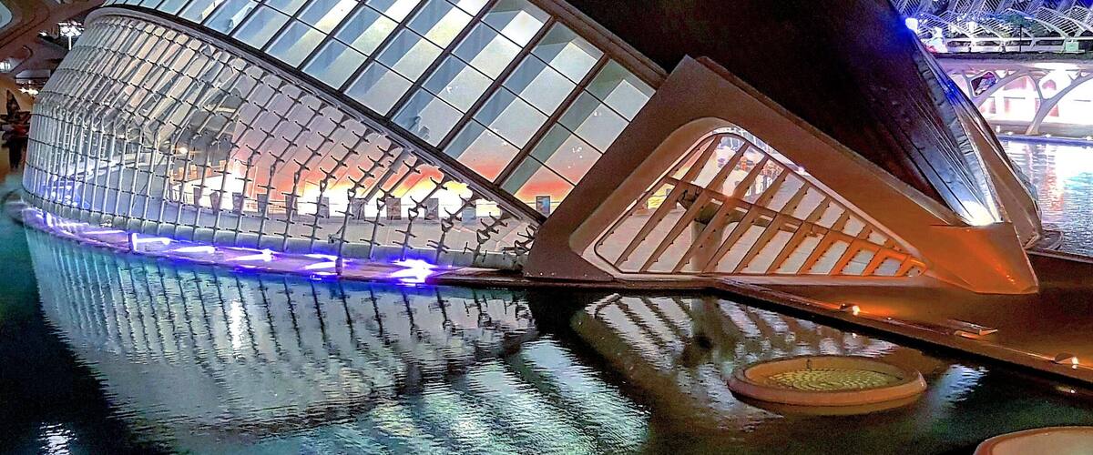 L'Hemisfèric
#swingpiano #architecture #travel2019 #ontheroad #photo2019