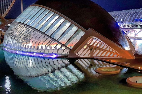 L'HemisfĂšric
#swingpiano #architecture #travel2019 #ontheroad #photo2019