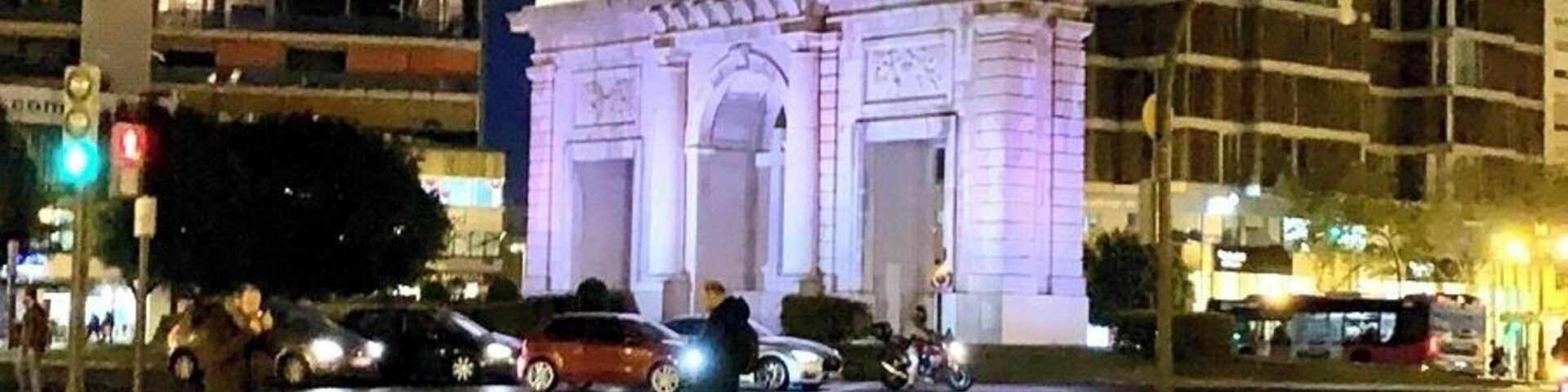 Previously a part of the city walls Puerta del Mar was moved stone by stone and rebuilt by the edge of the Placa Tetuán where it stays nowadays.