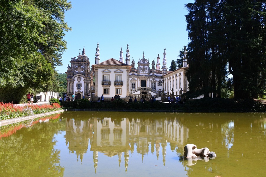 The Mateus Palace is a palace located in the civil parish of Mateus, municipality of Vila Real, Portugal. The three primary buildings are the manor, the winery and the chapel.
The winery buildings date from the 16th century and were modified in the 1800s. Architect Nicolau Nasoni was involved in the project for the construction of the palace, which took place in the 18th century, possibly between 1739 and 1743, according to one expert. The work was authorized by António José Botelho Mourão, 3rd Count of Mateus. The current manor replaced the former family house which was built in the same location in the early 1600s. In 1910, it was classified as a National Monument. The palace is owned by the Mateus Foundation.
I had the pleasure to visit the Mateus palace a few times during my tours. Each of every time I was blown away with the richness and the beauty what it can offer to those who decide to visit it.
#history #portugal #thenorth #visitportugal #monument #vilareal #mateus