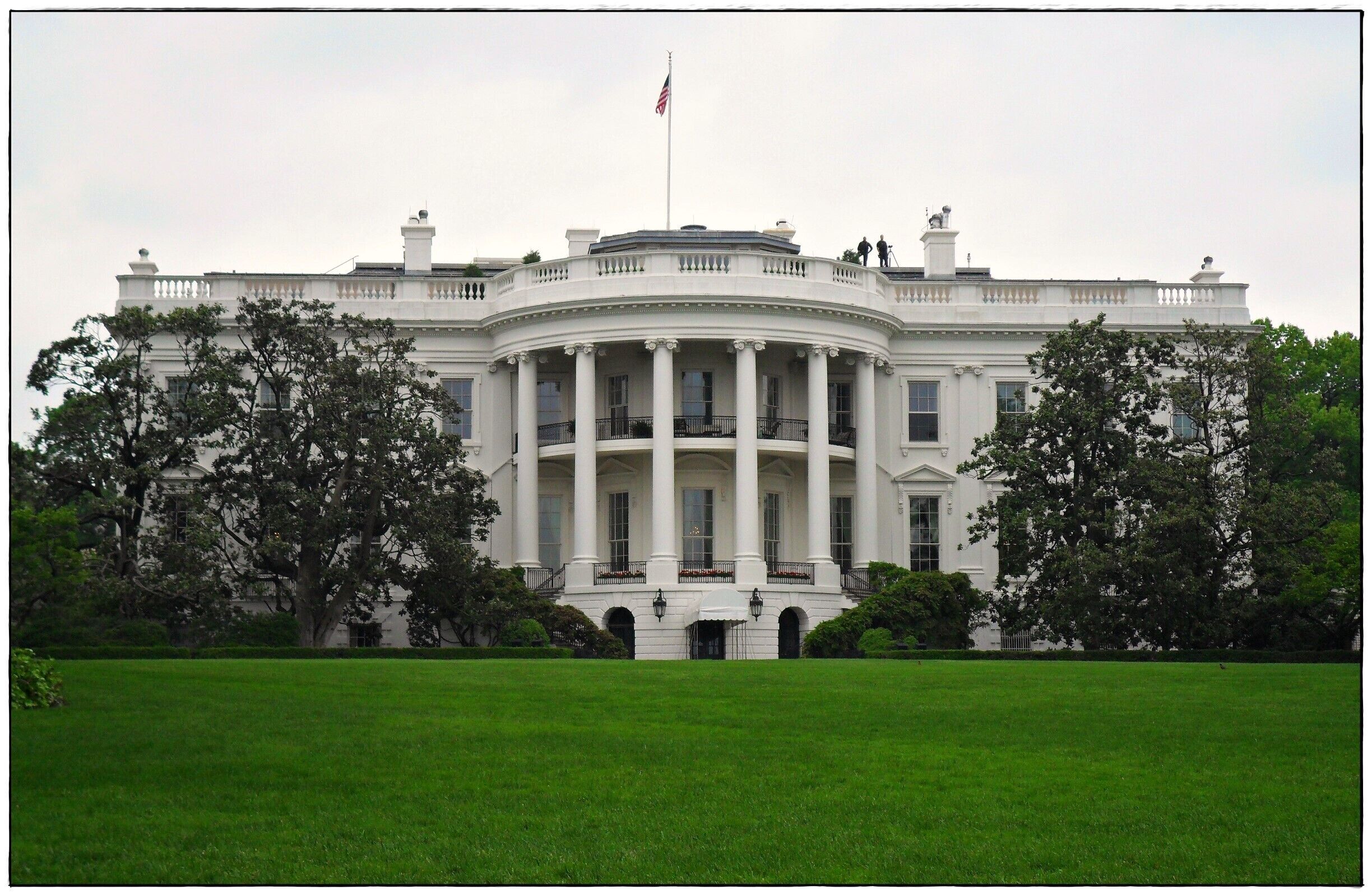 The most prestigious residence in America, as seen from the front lawn (inside the fence.) I was lucky enough to get a private tour, and got to see the gardens, the kitchens, and the press room (which is TINY.)  The building is full of fascinating people and artifacts, and a place everyone should try to see in their lifetime.

Just don't run barefoot on the lawn.  The snipers don't like it.

#usa #washington #beautifulbuildings #architecture