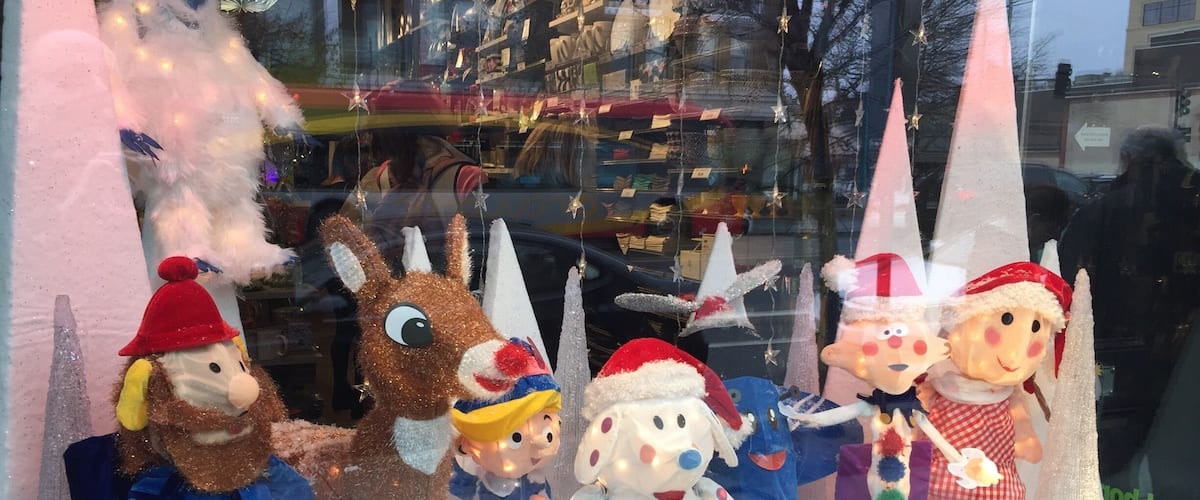 Winter window display🎄