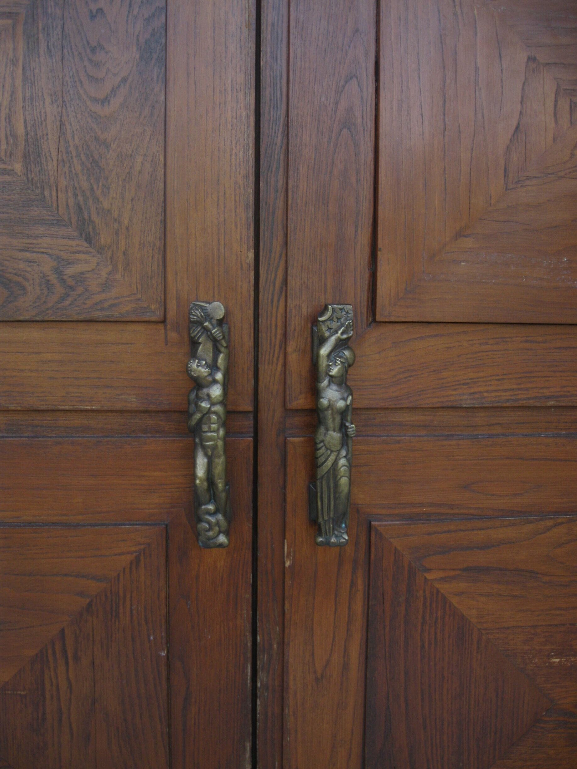 Neat building, the exterior is more interesting than the interior, and don't miss the Einstein Memorial out front - make sure to stand on the sun and talk to Einstein, the echo is very cool!