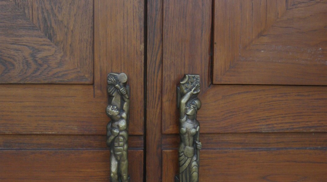 Neat building, the exterior is more interesting than the interior, and don't miss the Einstein Memorial out front - make sure to stand on the sun and talk to Einstein, the echo is very cool!