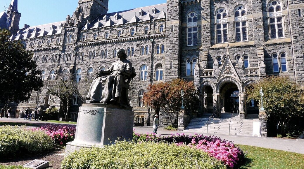 Healey Hall is the first building I stepped foot on when I arrived at campus. So many great memories #StunningStructures