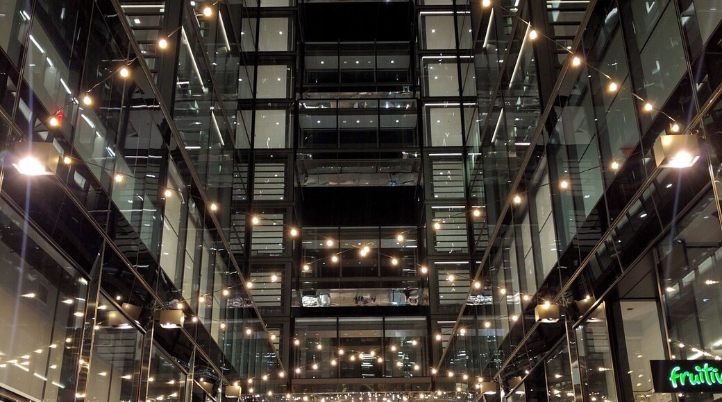 Was able to capture the symmetry of DC's high-end Center City on a relatively slow Friday evening.