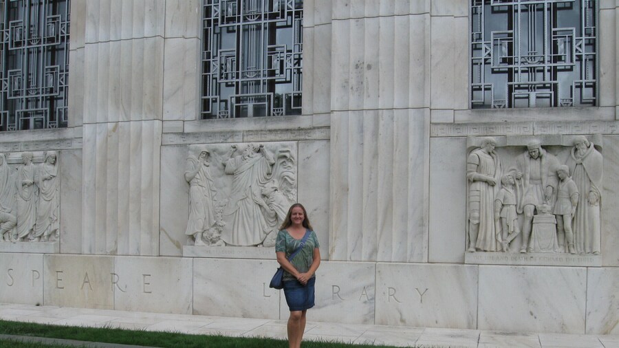We really enjoyed our stop by the Shakespeare Library. Outside there are scenes from some of Shakespeare's more memorable stories, inside you will find a nice small museum and a gorgeous theatre. Check the schedule online prior to your visit to make sure they are open on the day of your visit, and try to book tickets to a play - such a treat!